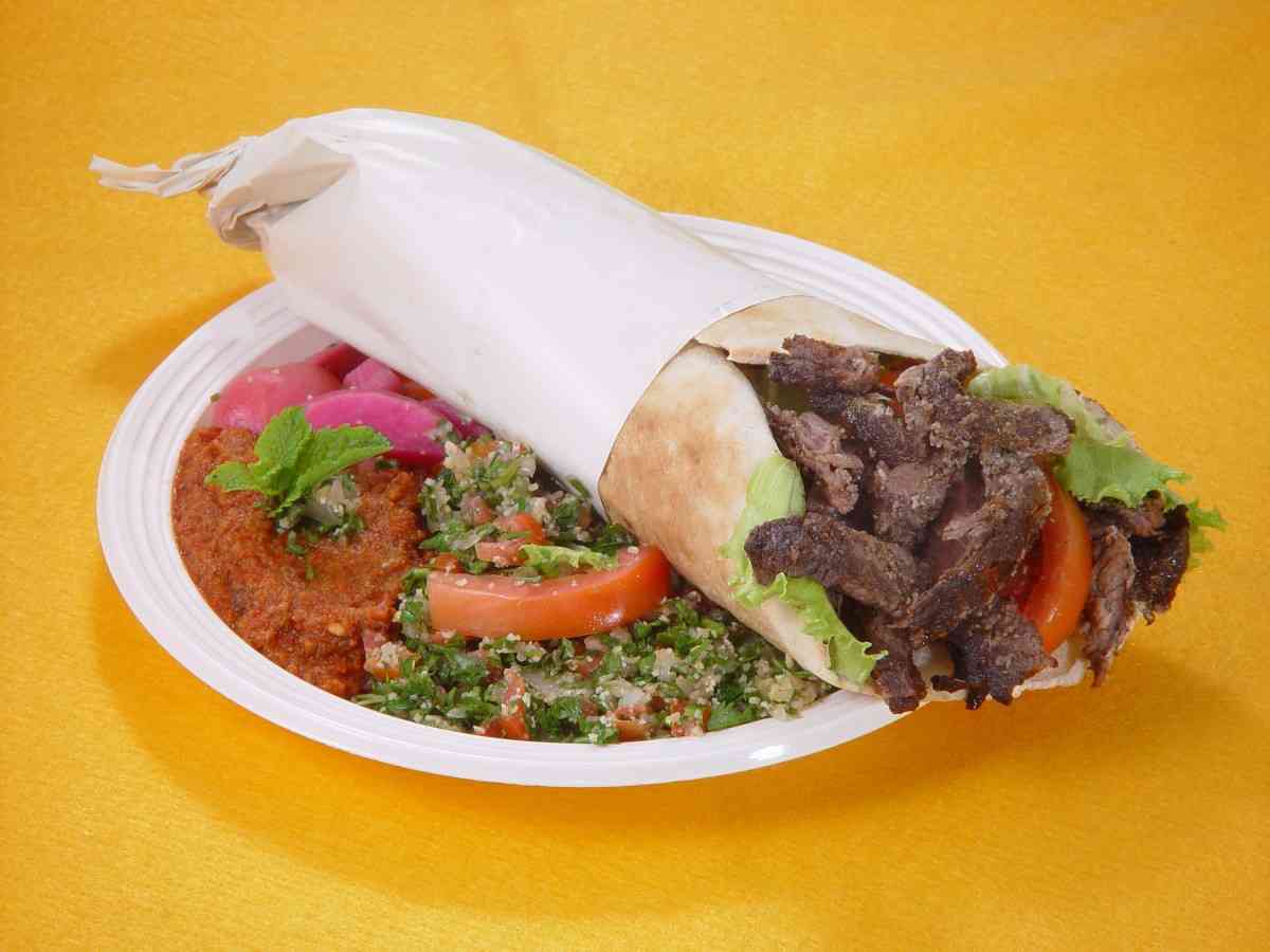 Happy Shawarma Rinjani: Nikmati Rasa Timur Tengah di Jantung Cilacap